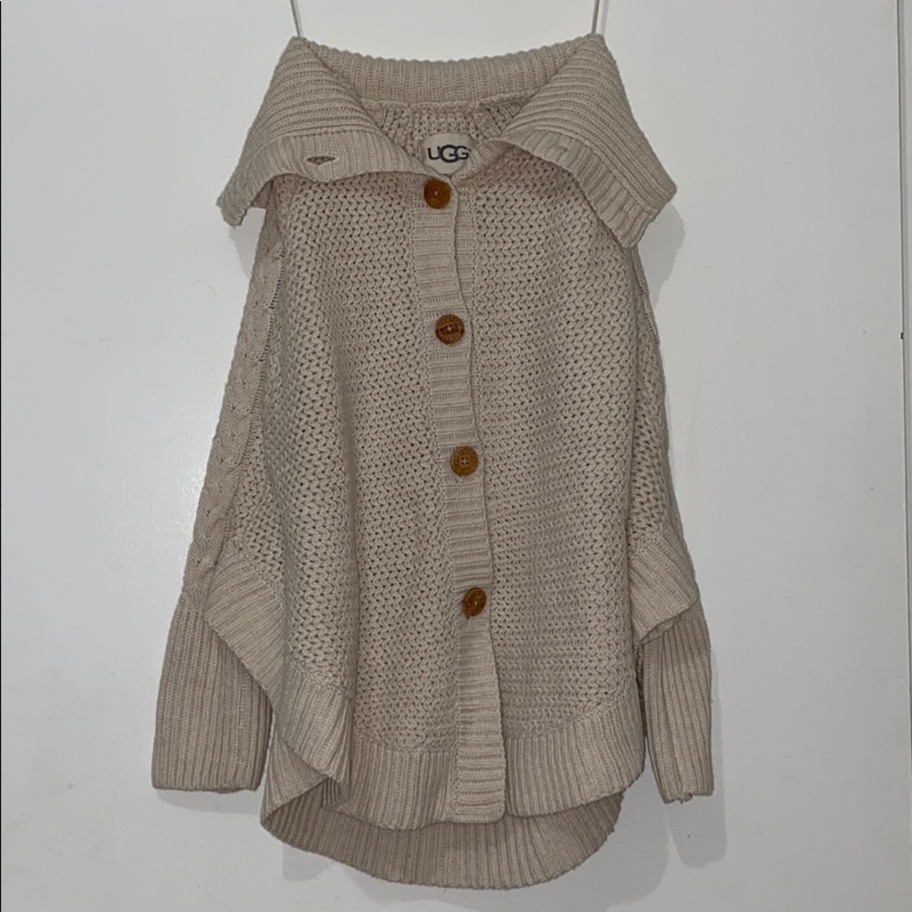 Capes - Picture 2 of 6